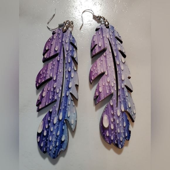 Rain Drop Feather Earrings - Picture 6 of 6
